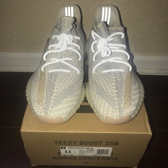 Yeezy 350 V2 Lundmark Size 11 - Picture 2 of 4